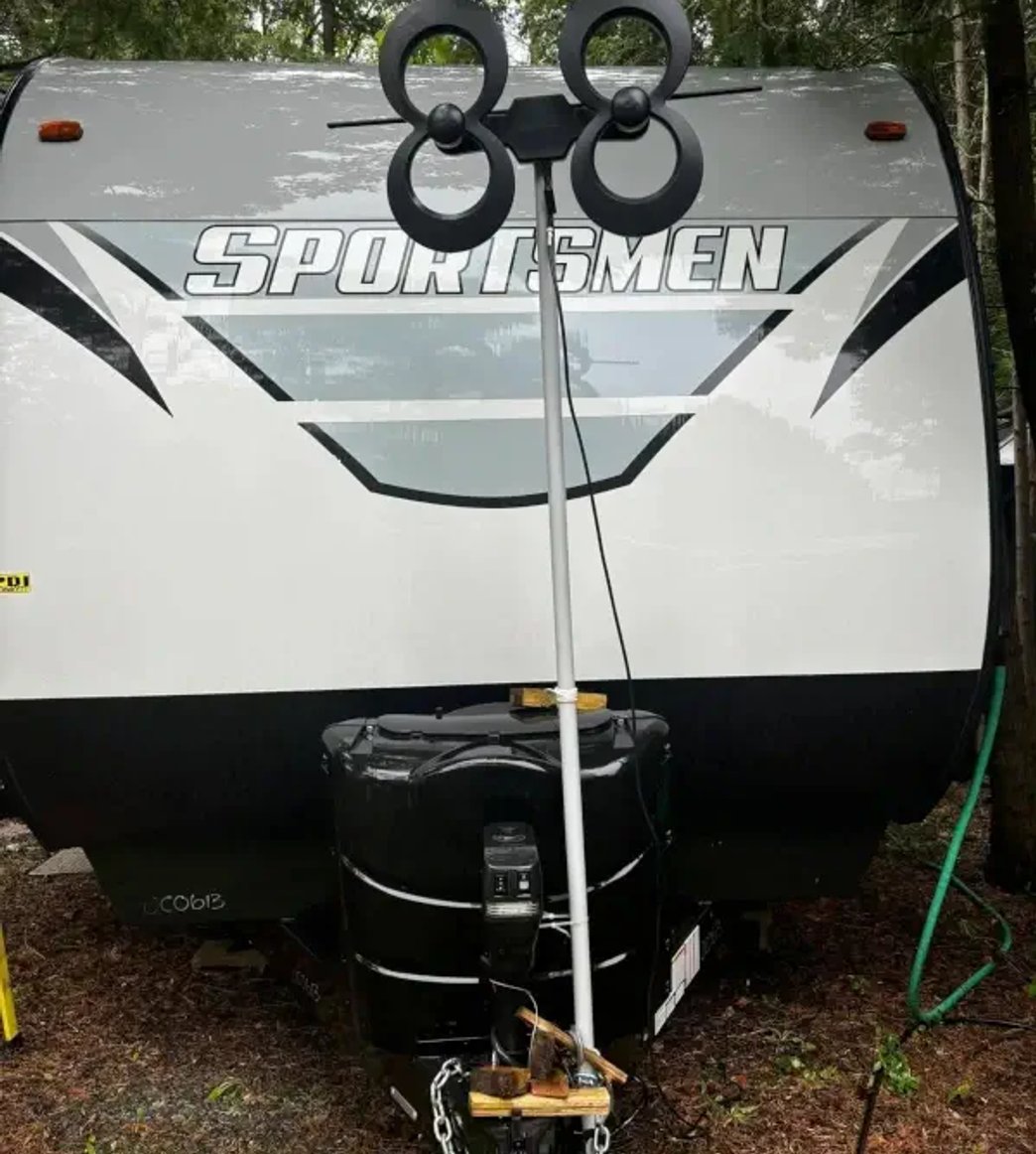 clean and spotless camper front