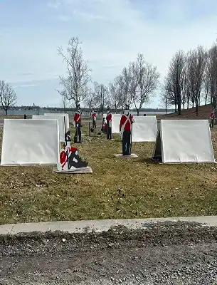 clean, spotless sinage that would make the red coats proud